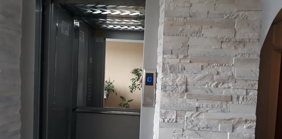 6 minute Decebal Metrou Dristor Nu depinzi Radet Studio 40 mp Proprietar