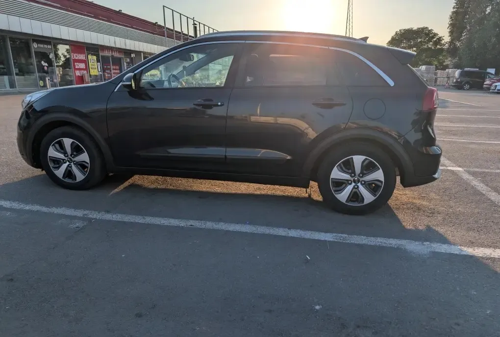 Kia Niro 2017 1 6 hybrid 10 000 eur