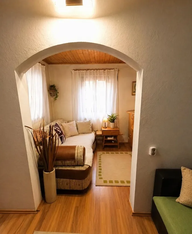 Sos Chitilei casa cu 2 locuinte centrala garaj si gradina teren 415 mp
