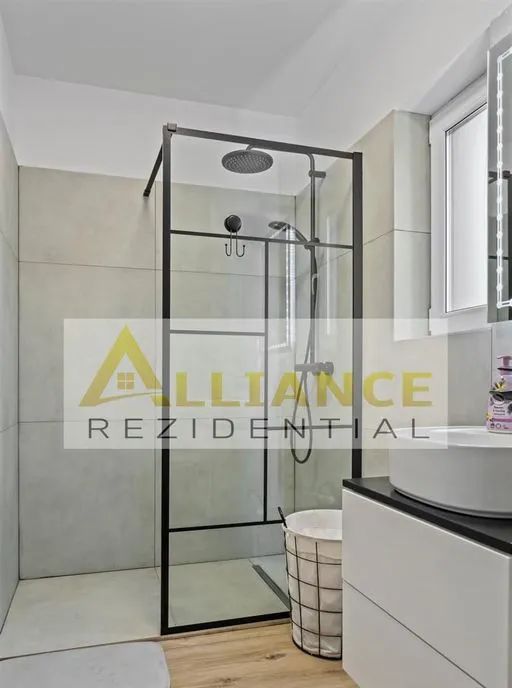 Casa P 1E pod 4 camere 3 bai 444 teren St