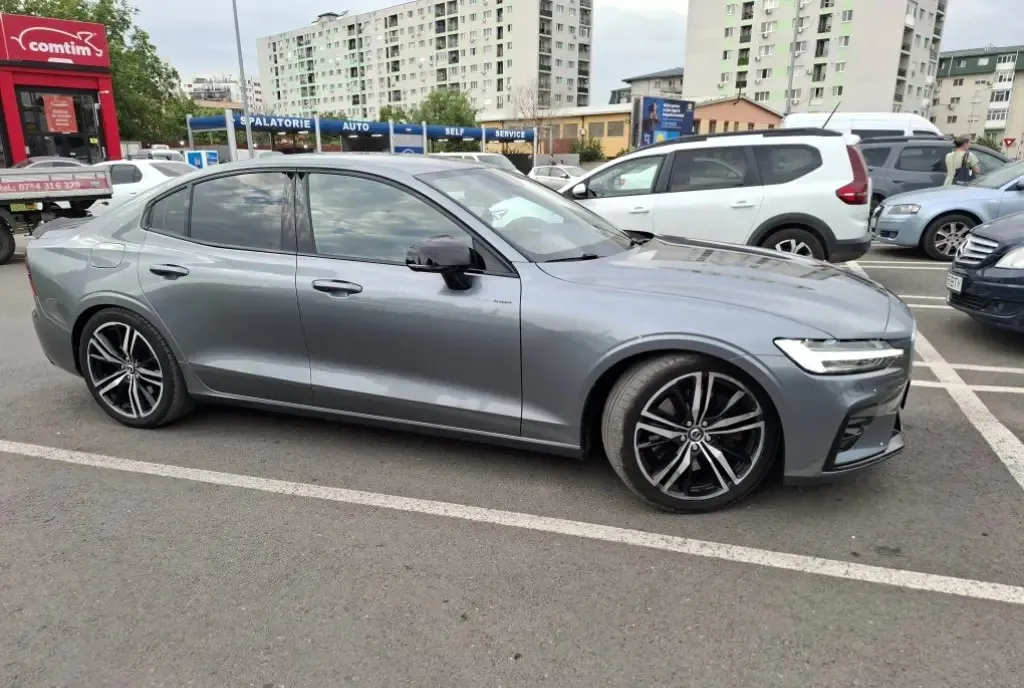 Volvo S60 2019 T5 22 900 eur