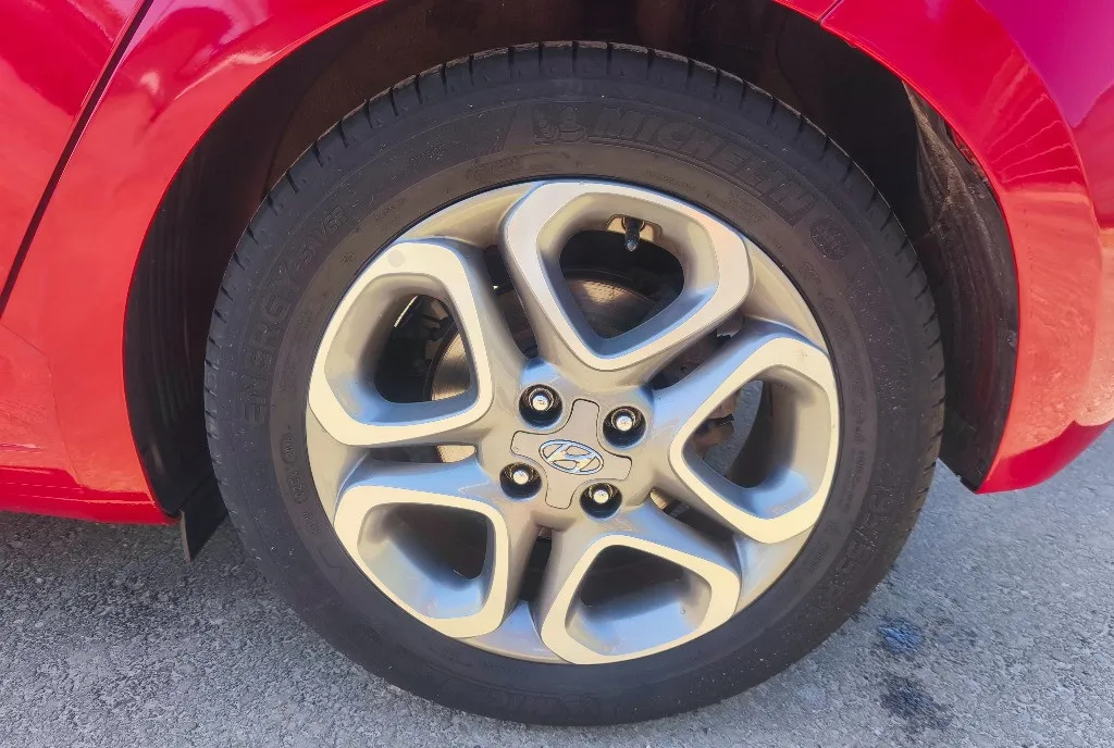 Hyundai i20 1 0 T-GDI an 2018 automata 88 390 km 9 999 eur