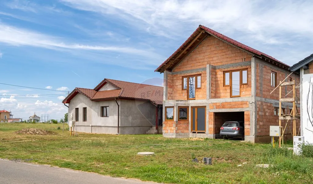 Casa noua de vanzare cu 5 camere 225mp intabulata