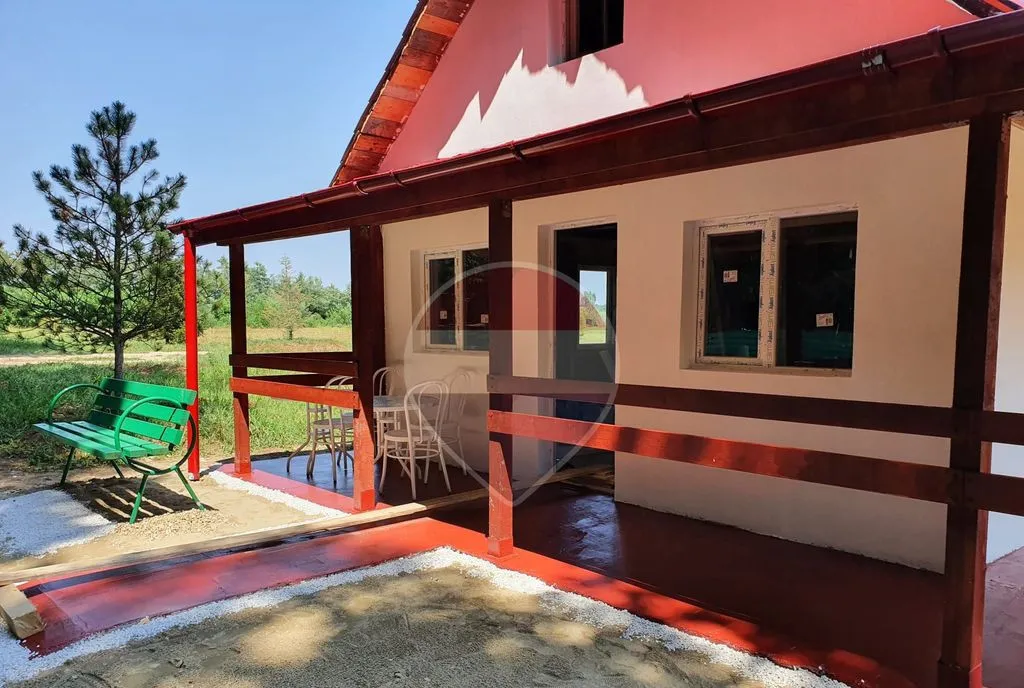 Casa de vacanta cu farmec aparte langa Padurea Scrovis