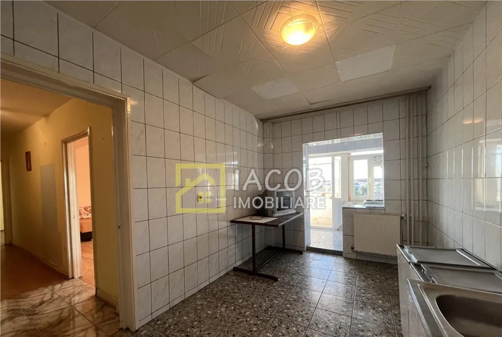 Apartament 2 camere decomandate Parcul Catedralei Bacau