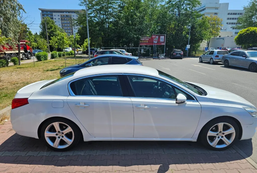 Peugeot 508 Hybrid4 6 200 eur