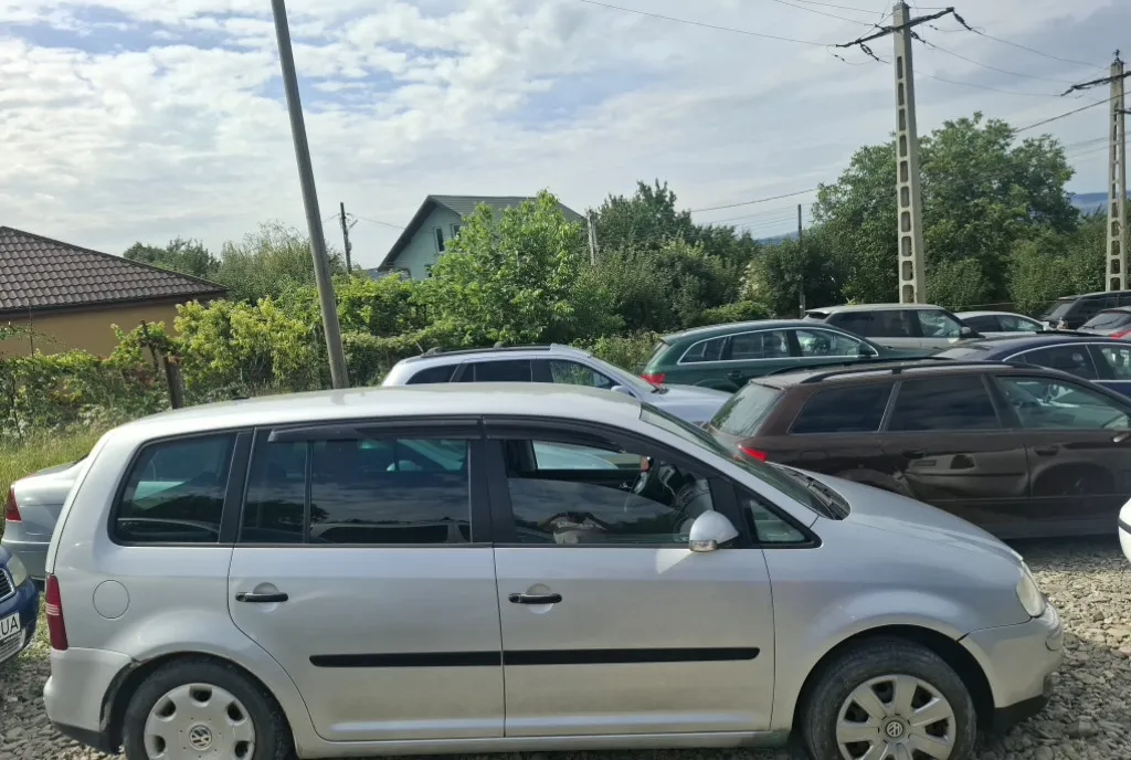 Vw touran an 2006 1 9tdi rate cu buletinul 1 999 eur
