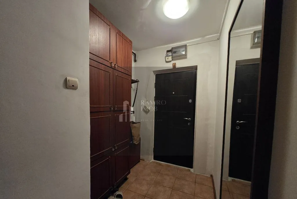 Ap 3 camere 70m decomandat etaj 2 centrala stb Vadul