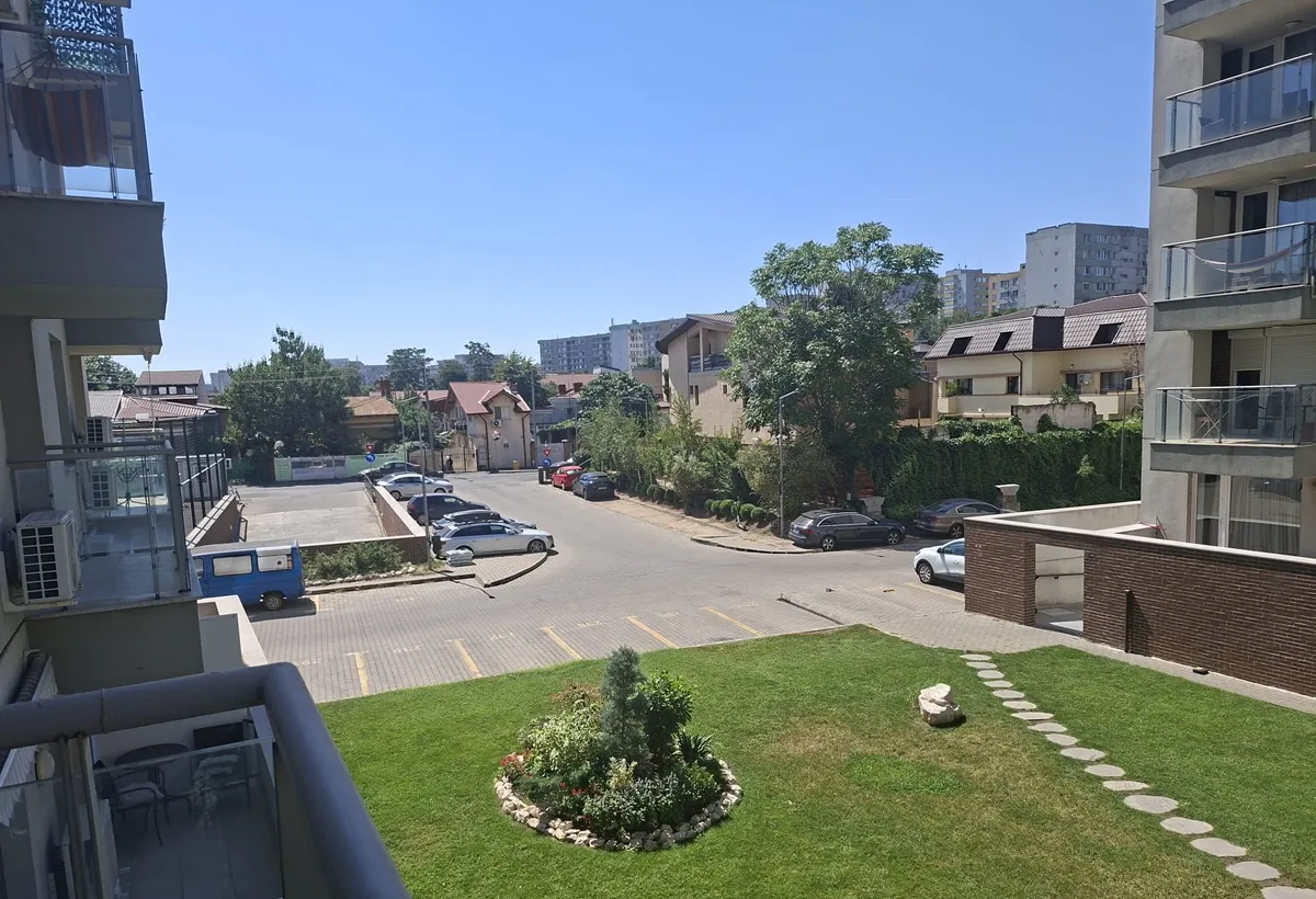 Obor Colentina Teiul Doamnei Complex Rose Garden 15 minute metrou