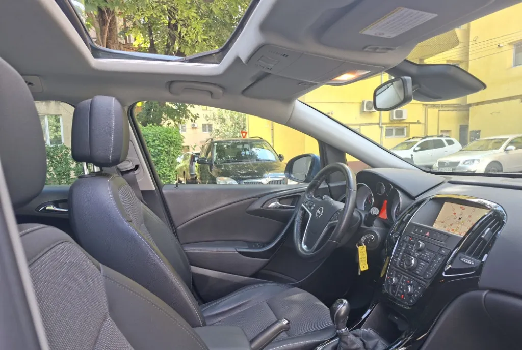 Opel Astra J 1 6Cdti 136CpEuro6KlimatronicNaviPieleTrapa2015 3 899 eur