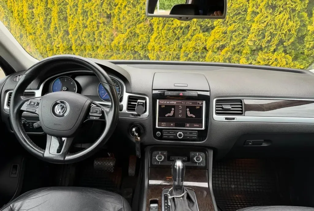 Volkswagen Touareg 3 0 TDI BlueMotion mdash 4x4 mdash 239 CP 8 350 eur