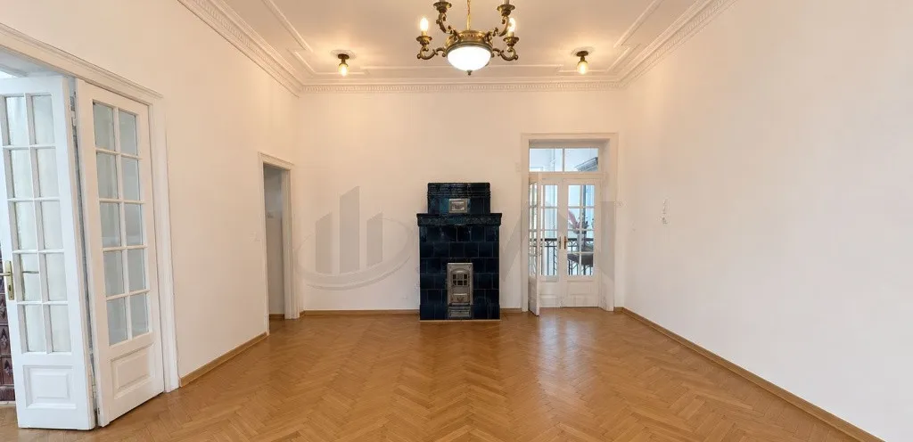 Spatiu comercial in vila Strada Paris complet renovat