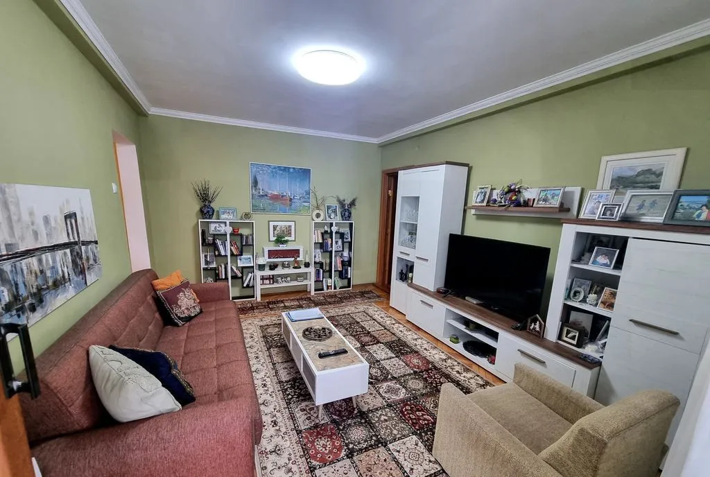 Ferdinand consulatul Turc apartament 3 camere 80 mp reno