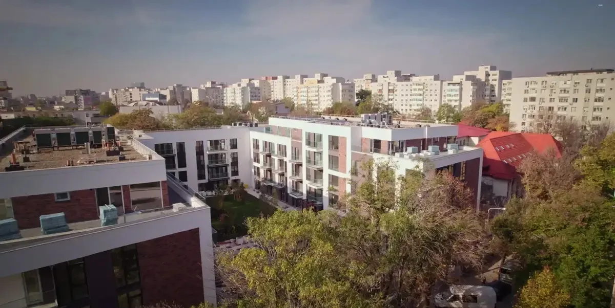 Apartment 2 camere etaj 1 ansamblu nou Mutare imediat