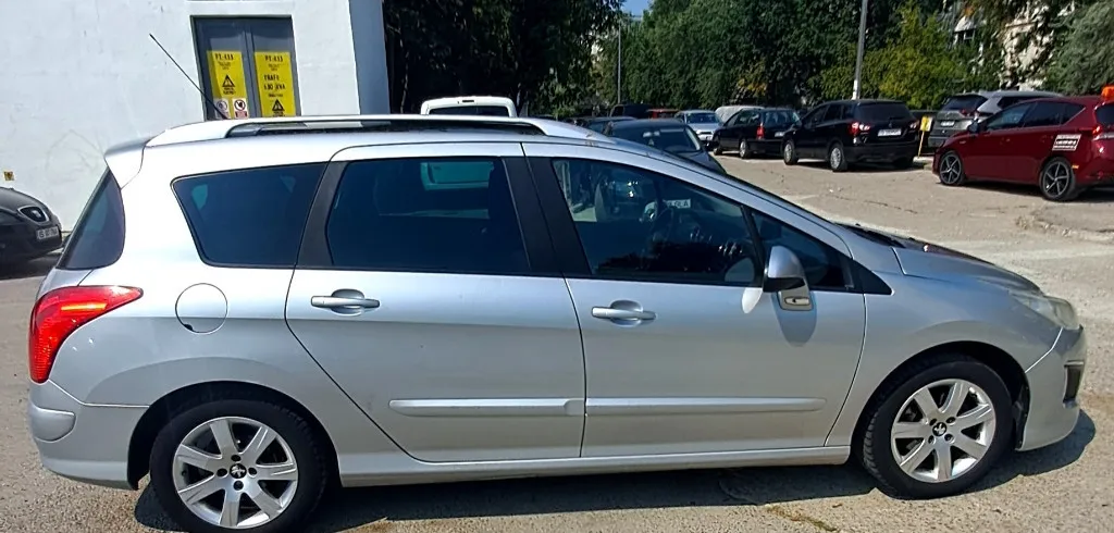 Peugeot 308/2011/1 6 2 900 eur