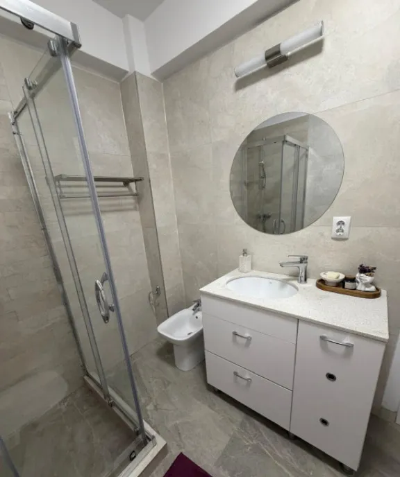 Apartament 3 camere 80 mp graa zona Sub Cetate Flo