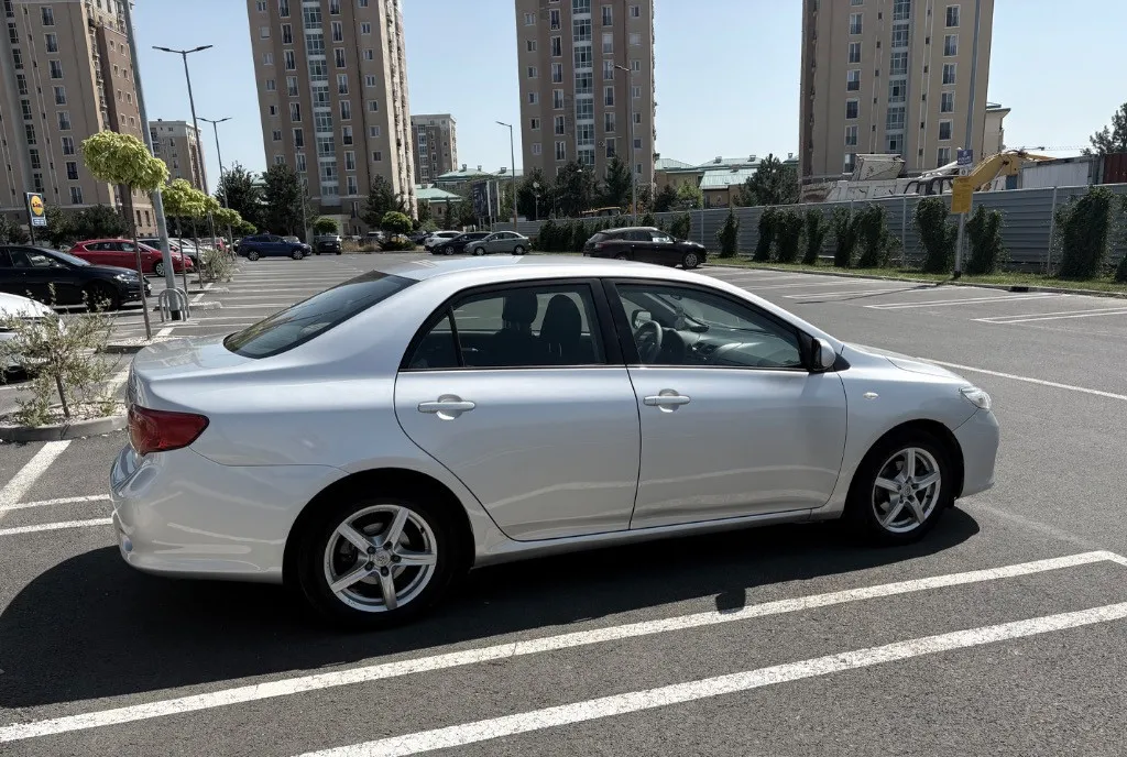 Toyota Corolla 2008 3 800 eur