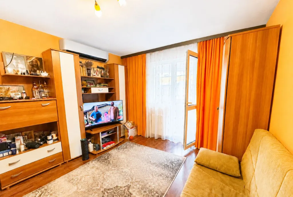 Apartament de 2 cmere zona noua