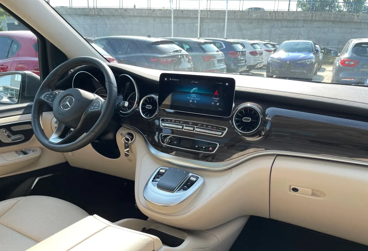Mercedes Benz