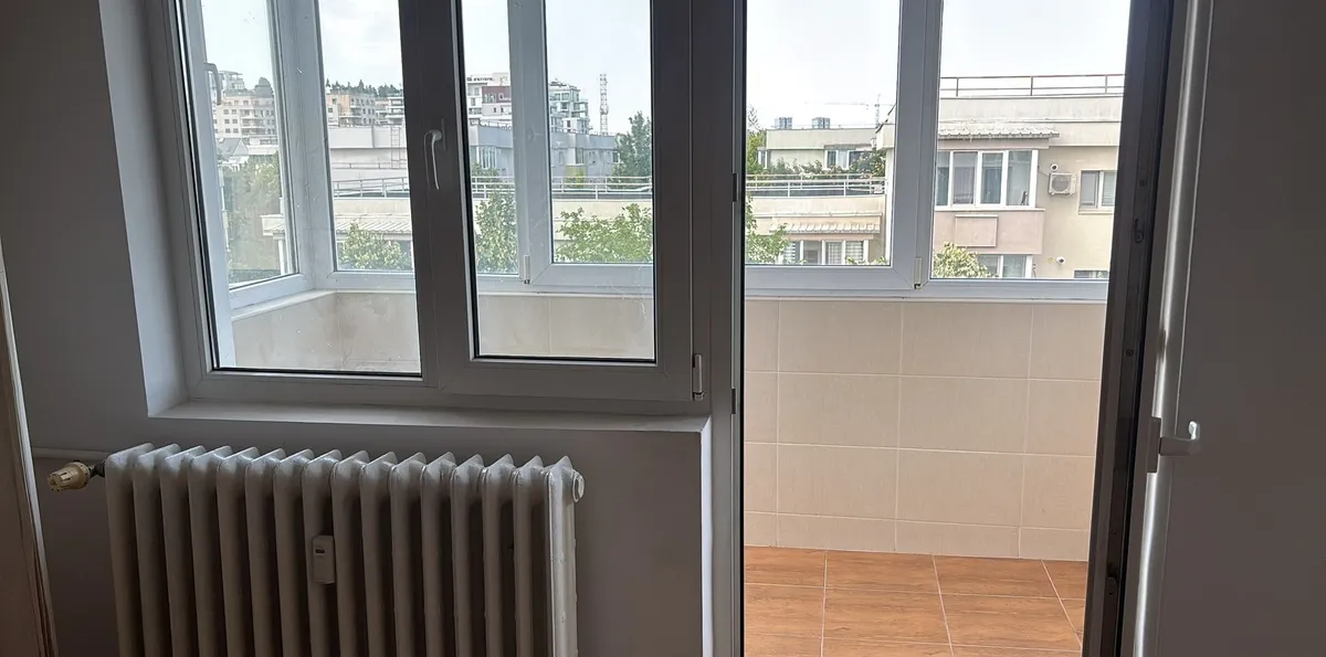 Aviatiei Petrom metrou sup 58mp 1986 geam baie liber 2 balcoane