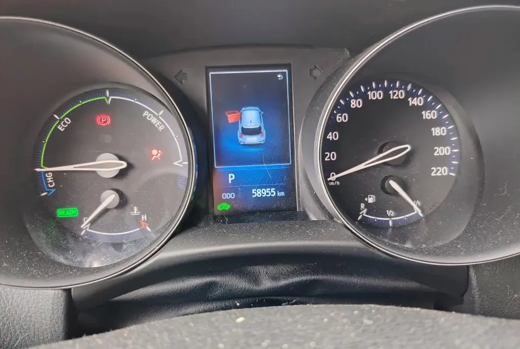 TOYOTA CHR HYBRID 17 500 eur
