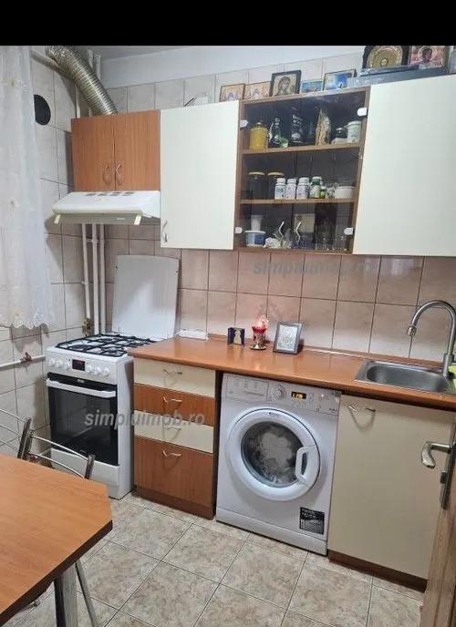 Apartament 3 camere decomandat Constantin Brancoveanu