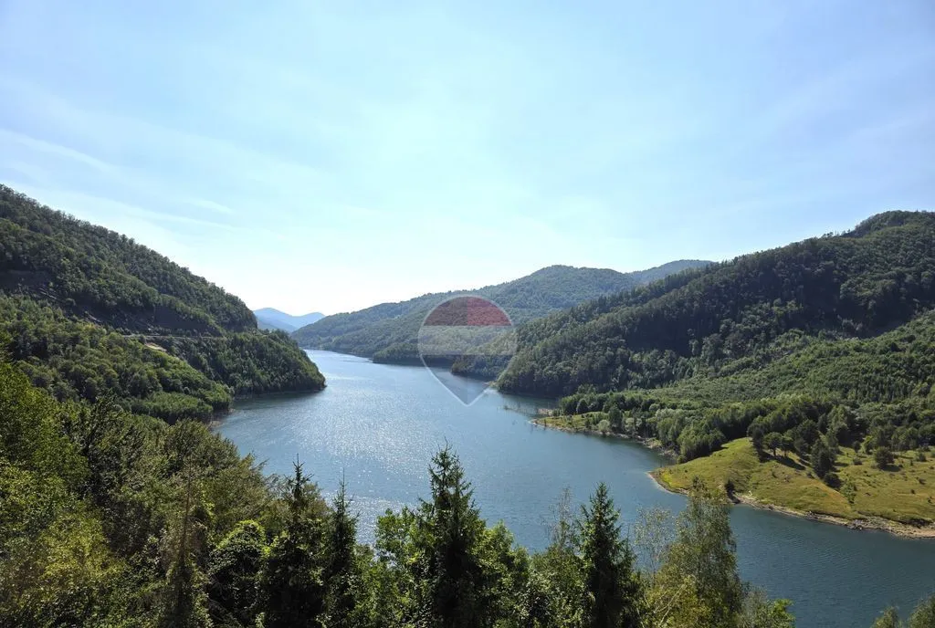 2 cabane A Frame de vanzare 2 700 mp Gura Siriului