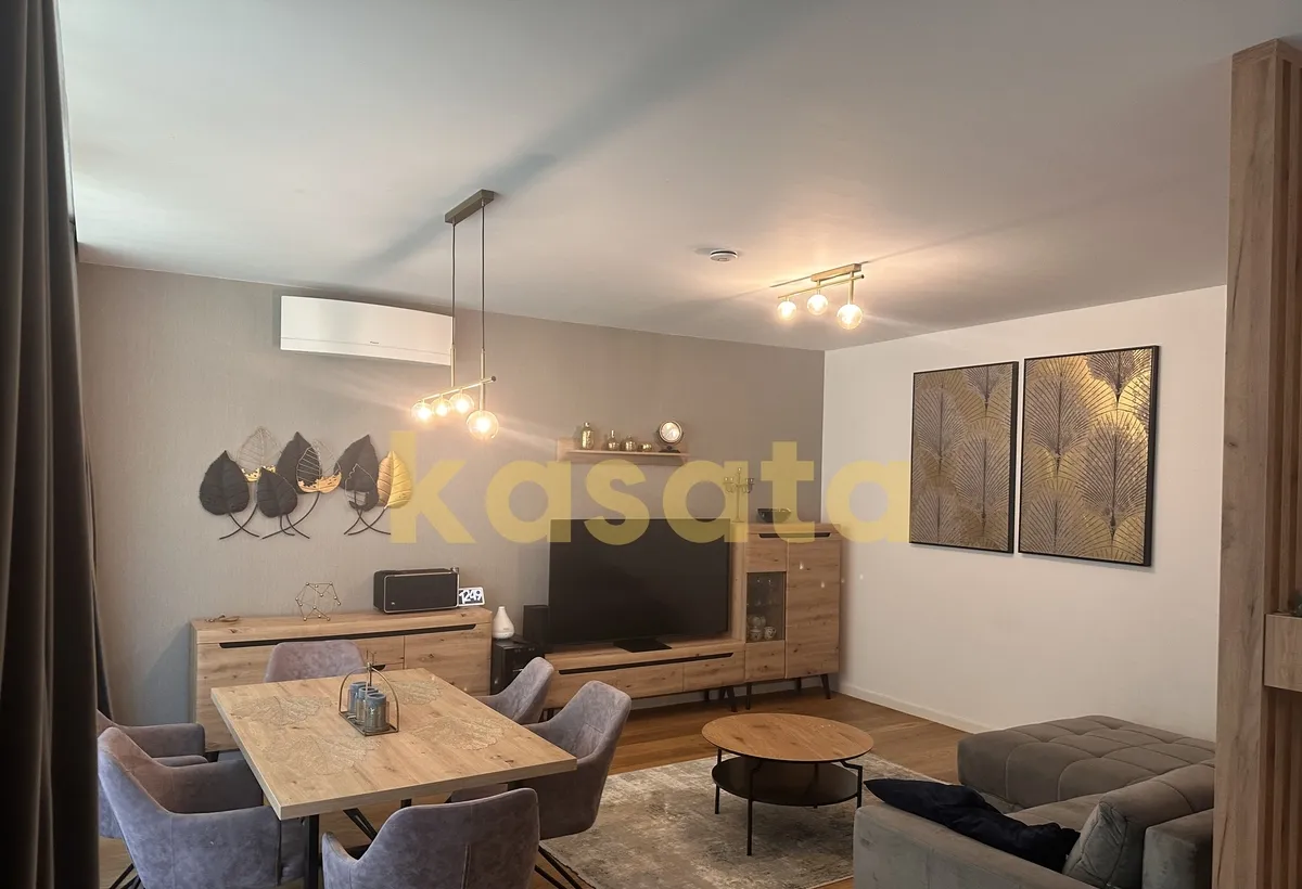 Casa tip duplex -gated community panouri solare dotari premium