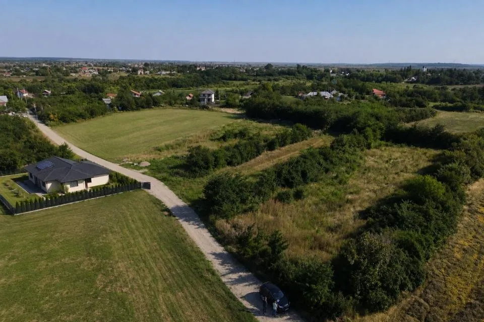Peris teren in Peris la 100 m de utilitati ideal investitie