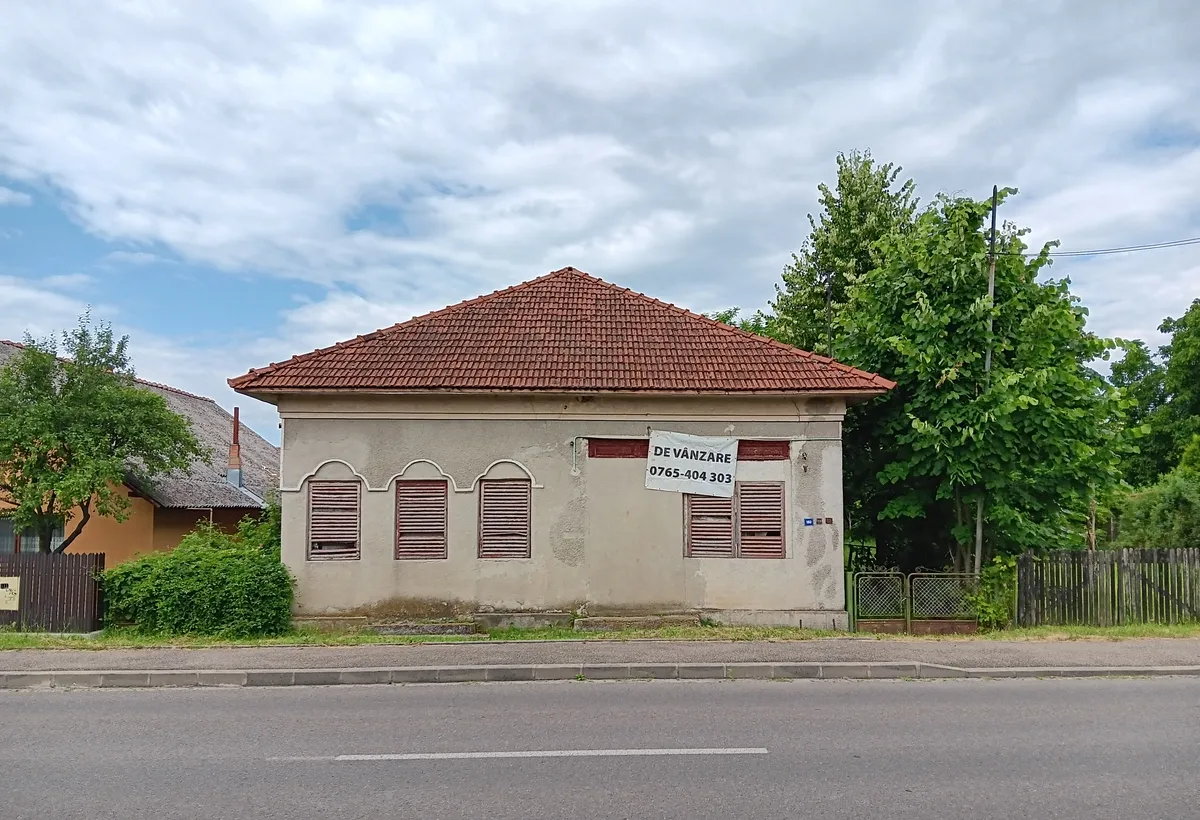 Brebu Megiesesc centru casa teren