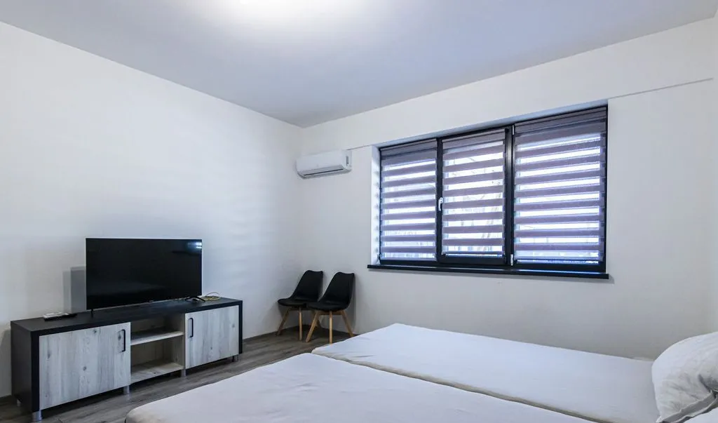 2 camere 58 mp terasa 16 mp parter inalt bloc nou Mil