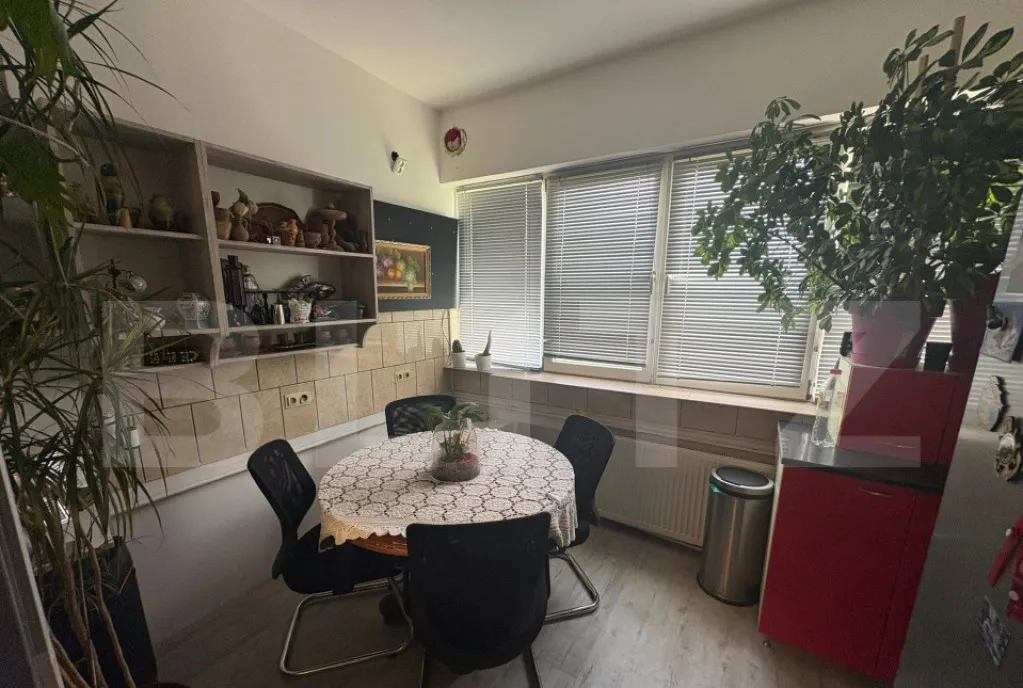Apartament 4 camere 115 mp zona Zavoi