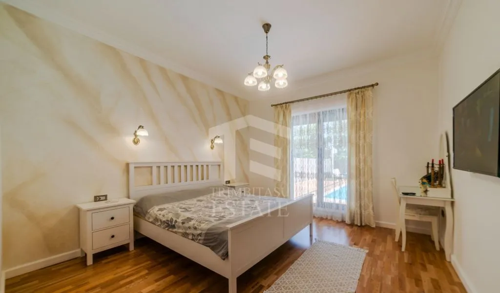 Casa pe parter premium cu piscina in Chisoda independenta