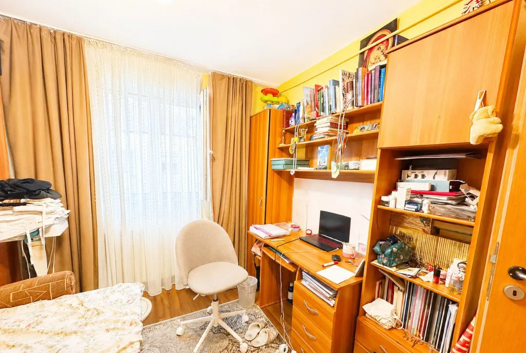 Apartament de 2 camere zona Tractorul