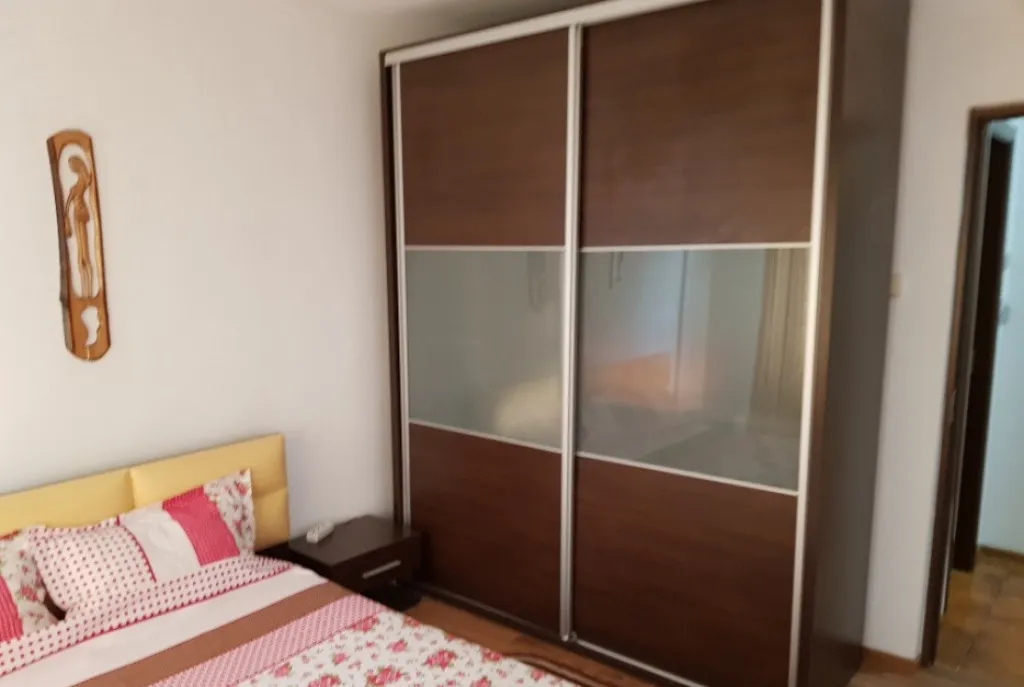 Inchiriez Apartament 2 camere langa Delfinariu Constanta
