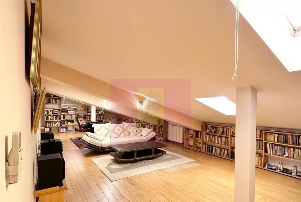 Vand apartament 3 camere zona 13 Septembrie Sebastian