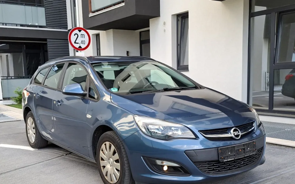 Opel Astra J 1 6 116Cp Euro5 Klimatronic99 000Km2014 3 899 eur