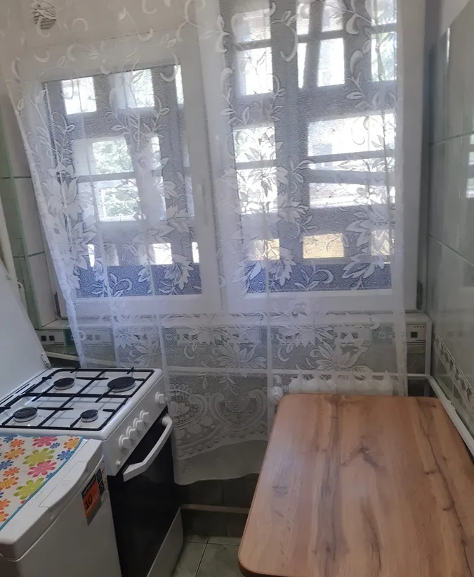 Garsoniera la o statie de metrou Obor intersectie Mihai Bravu cu Ferdinand