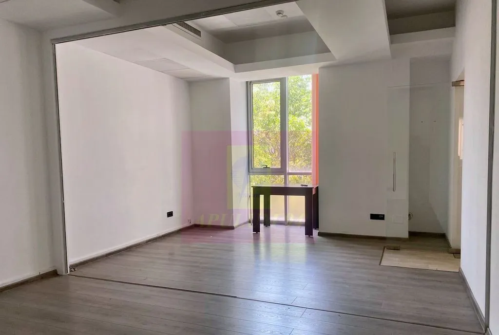 Spatiu birouri 30 mp -langa Prosper Mall Sector 5 -